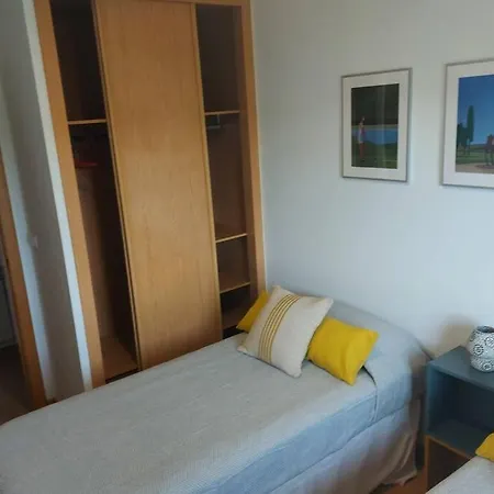 Apartamento A 10 Minutos De Santiago アパート ア・コルーニャ